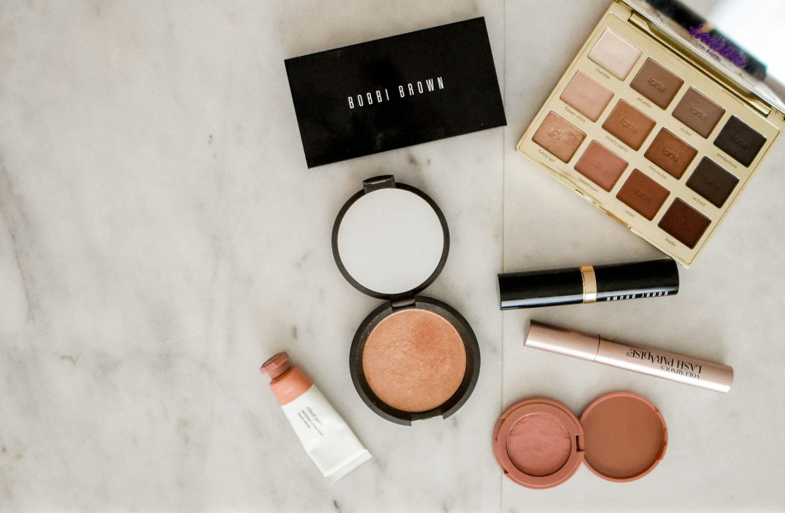 Natural Makeup Guide: Clean Beauty for a Radiant Look