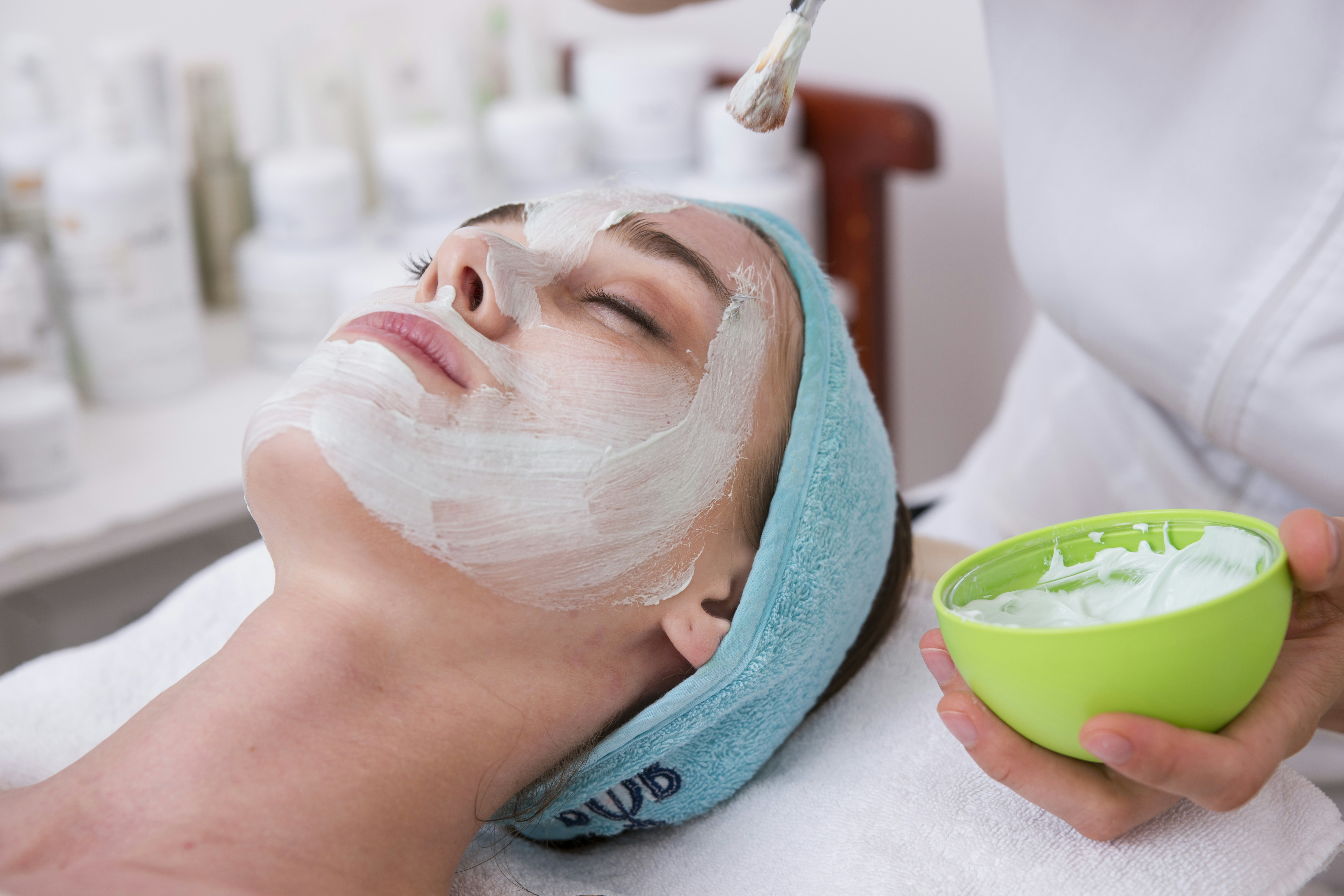 Seasonal Skincare Transitions: Adapting Your Routine Year-Round